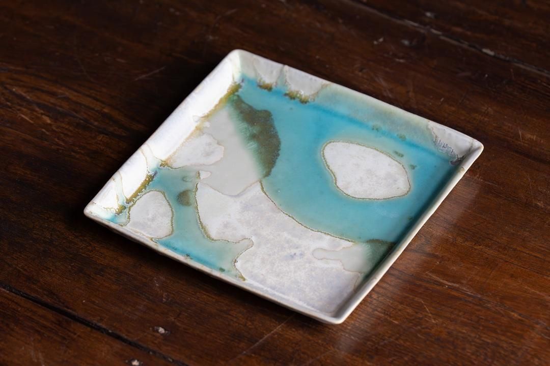 ぬくもりのあるお色味の 陶器の角皿2枚 UNGAPLUS（うんがぷらす）：kukiru 角皿（大）
