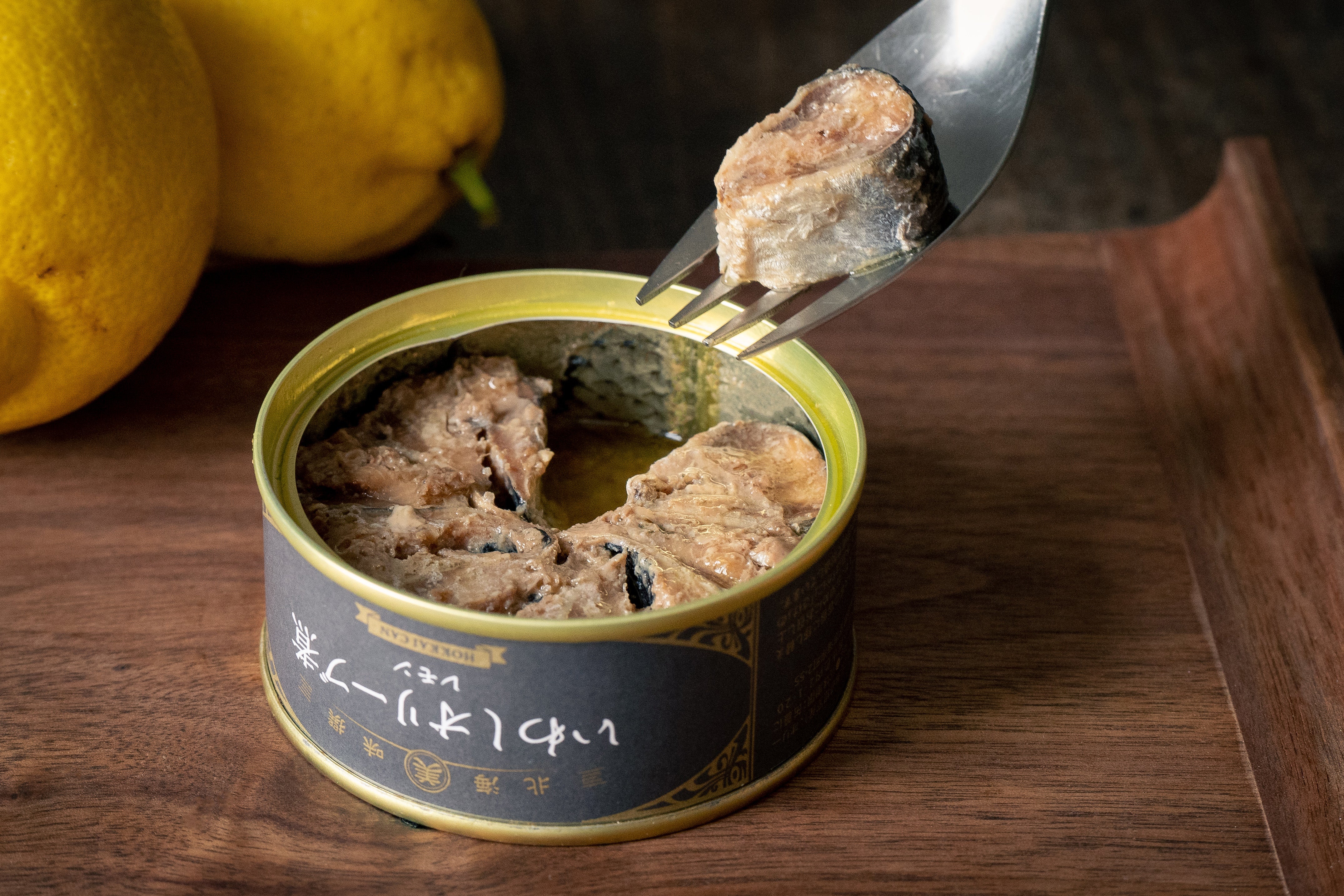 UNGAPLUS（うんがぷらす）：小樽美味撰 HOKKAI CAN いわしのオリーブ煮