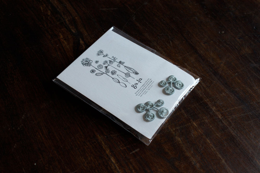ga.la】刺繡ピアス 024 – UNGAPLUS
