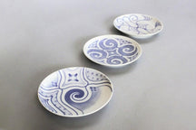 AINU x Arita Porcelain, Blue and White Porcelain Plate, 4-inch (Design by Fukiko Gokoukon) thumb 1
