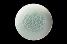 AINU x 有田燒青瓷鑄盤，7吋（平秀治） thumb 1