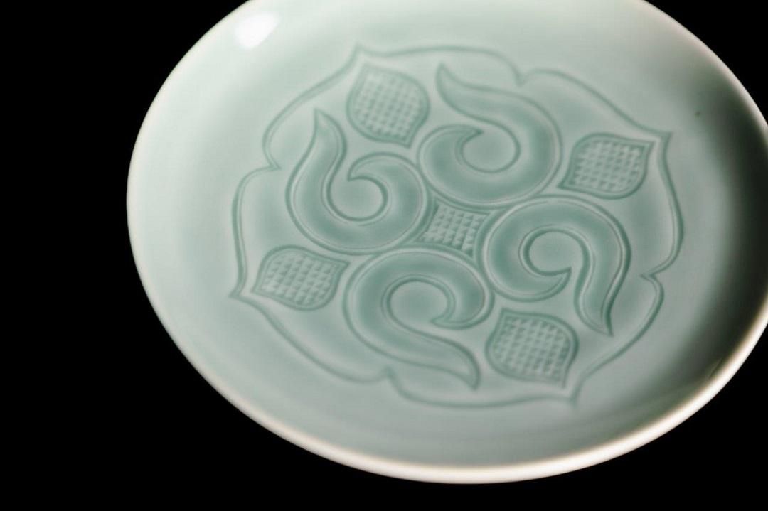 AINU x 有田燒青瓷鑄造盤，5吋（齋藤正樹） image 2