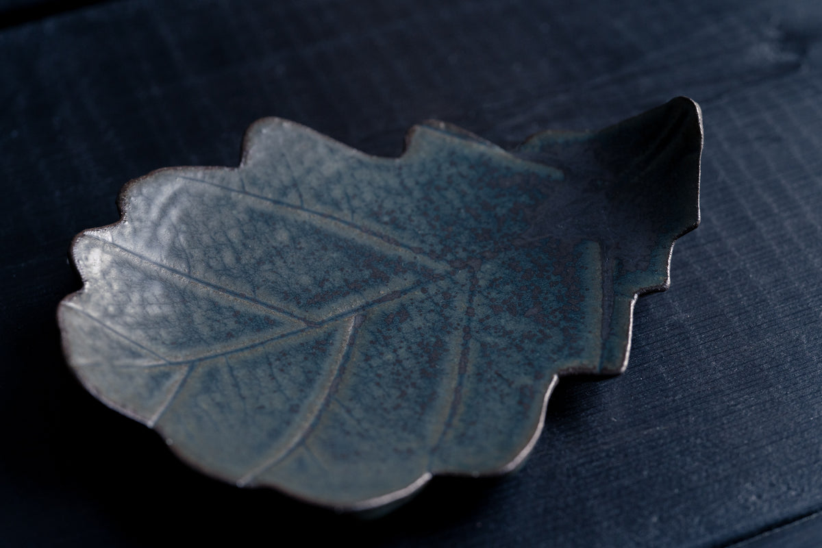 Green glazed oak plate image 3