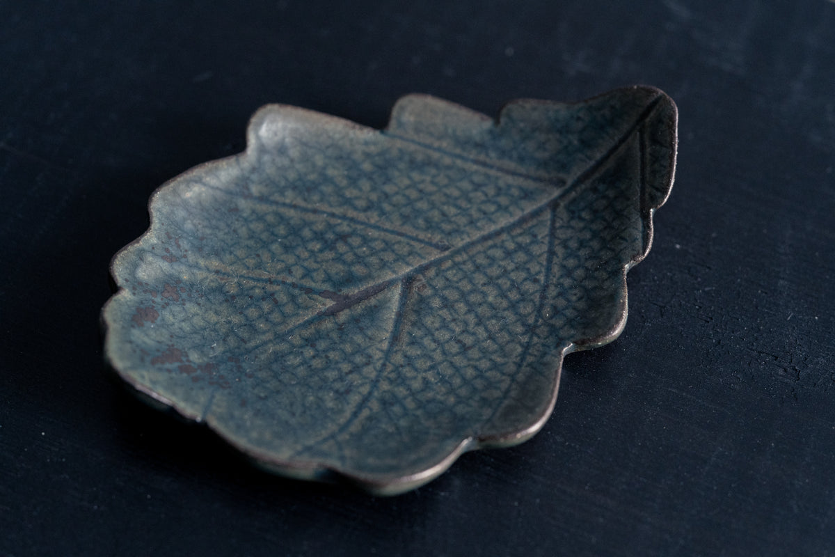 Green glazed oak plate image 4