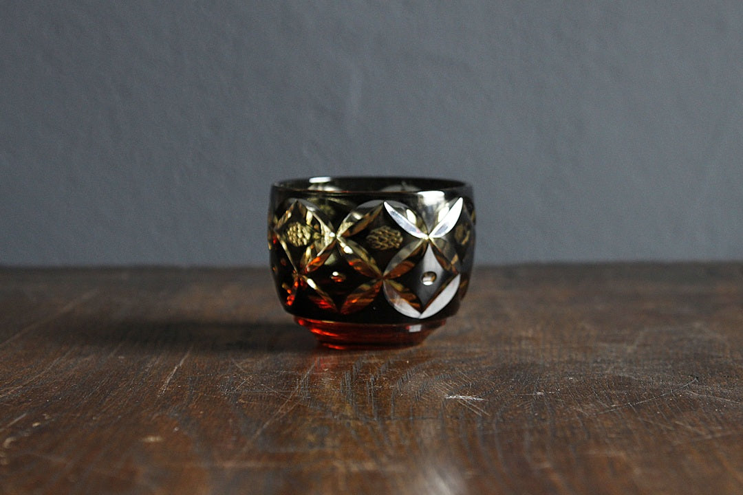 深川玻璃手工藝品花卉七寶清酒杯，黑色琥珀色 image 1