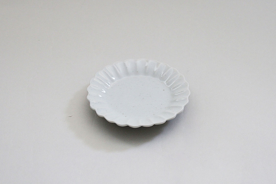 KIHARA 古白磁 菊型小皿 image 1
