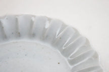 KIHARA 古白磁 菊型小皿 thumb 3